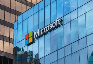 microsofttan-yapay-zeka-devrimi-dunyanin-en-guclu-veri-merkezi-yolda